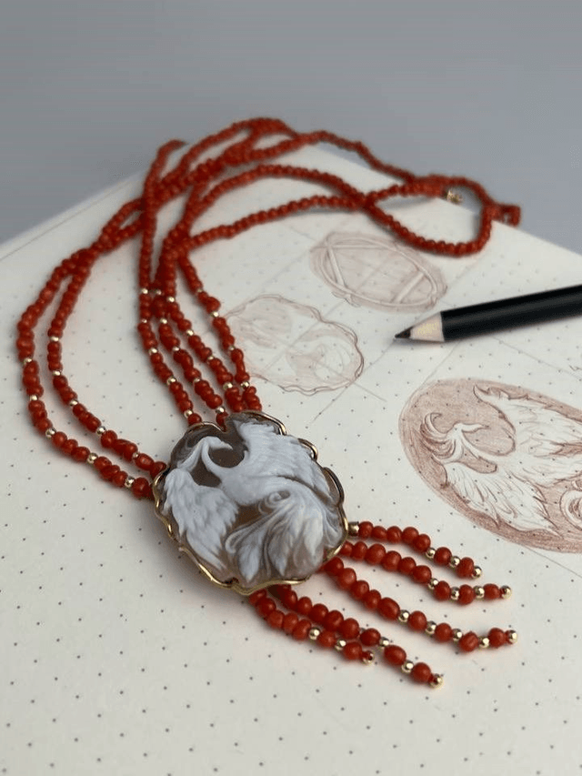 Collana Fenice Cammeo e Corallo