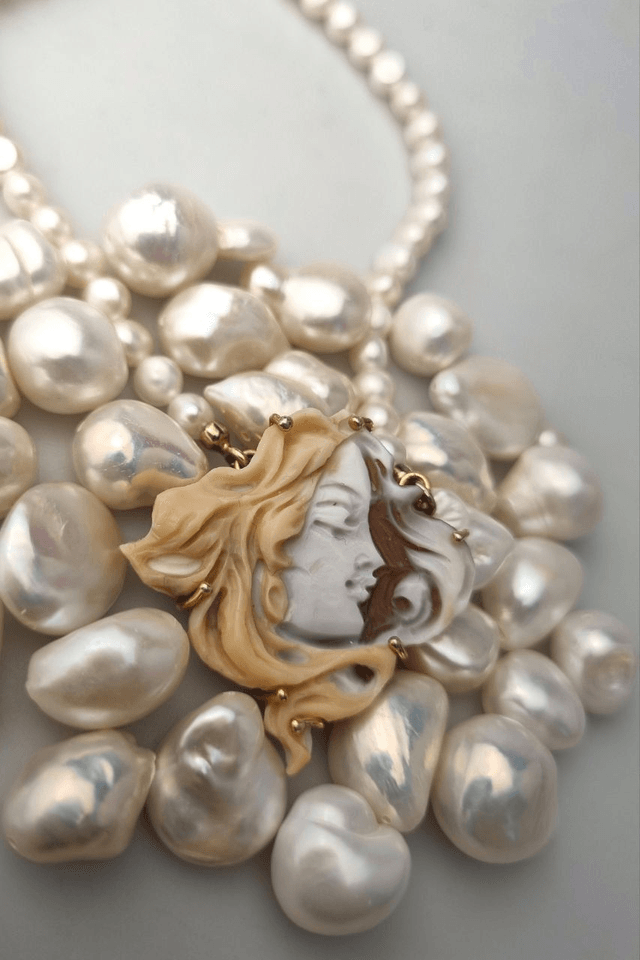 Collana Cammeo e perle Dama dell’Alba