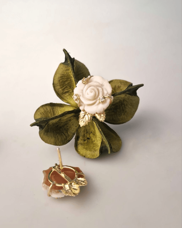 Orecchini Rosa Aurea in Cammeo
