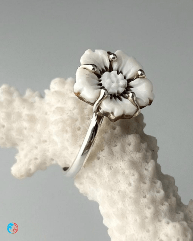Anello Fiore di Positano in Cammeo
