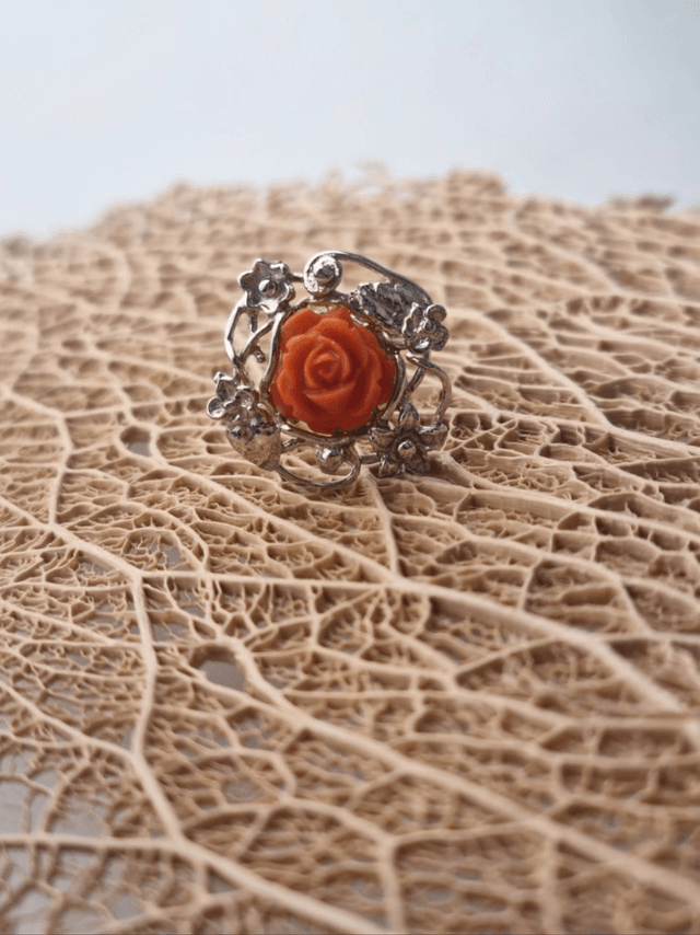 Anello Flora con Rosa in Corallo